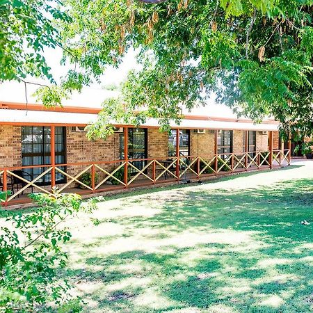 Clermont Country Motor Inn Экстерьер фото