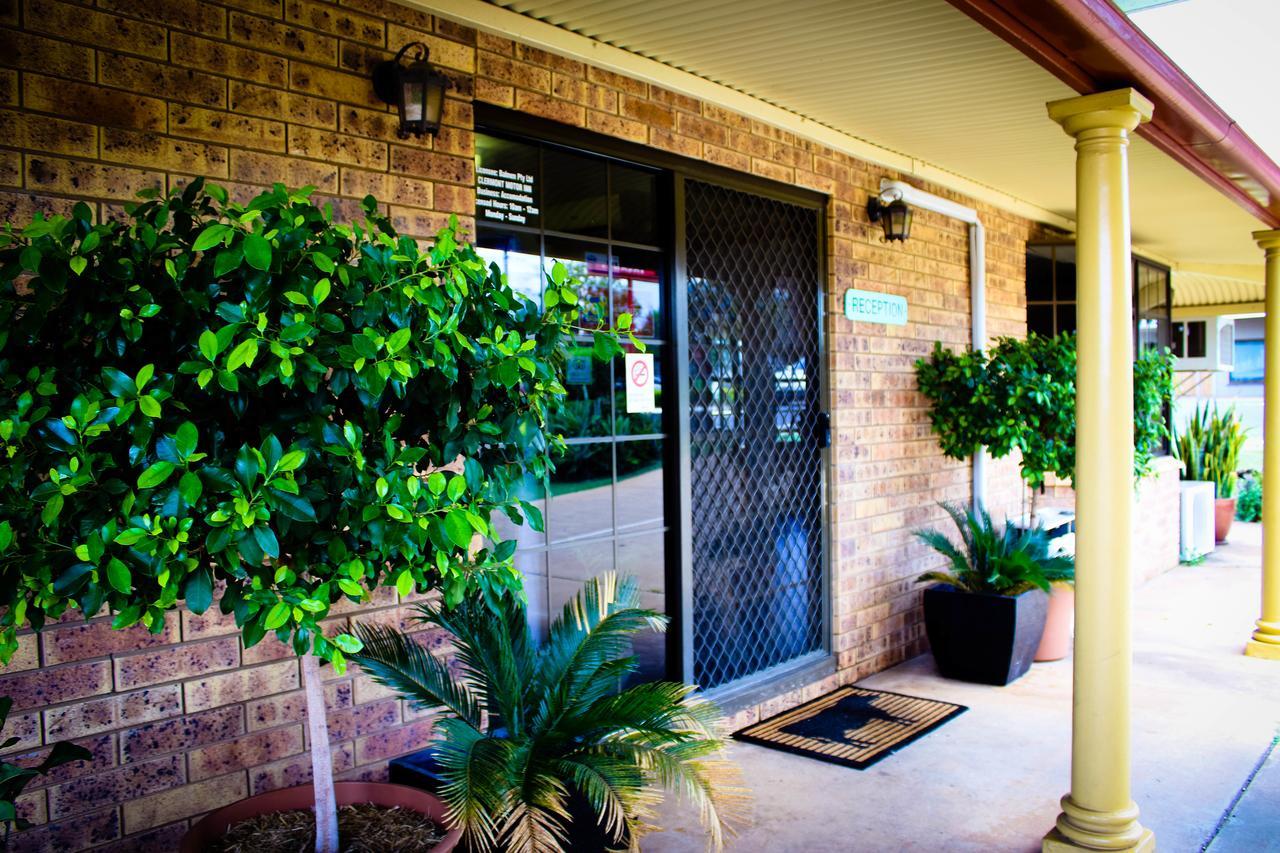 Clermont Country Motor Inn Экстерьер фото