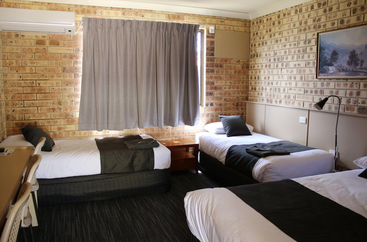 Clermont Country Motor Inn Экстерьер фото