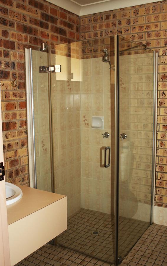 Clermont Country Motor Inn Экстерьер фото